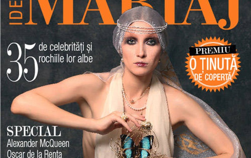 Iulia Albu şi-a cumpărat un fluture rar din America de Sud pentru o şedinţă foto
