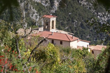Satul Nortosce e ascuns printre dealuri, în Umbria | Foto: EPA