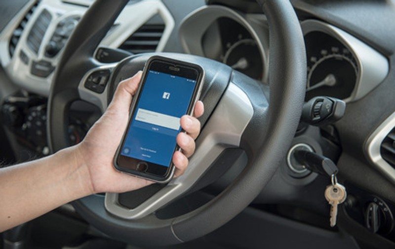 O tânără a postat acest mesaj pe Facebook și a murit la mai puțin de un minut după. Familia a încremenit la vederea mesajului