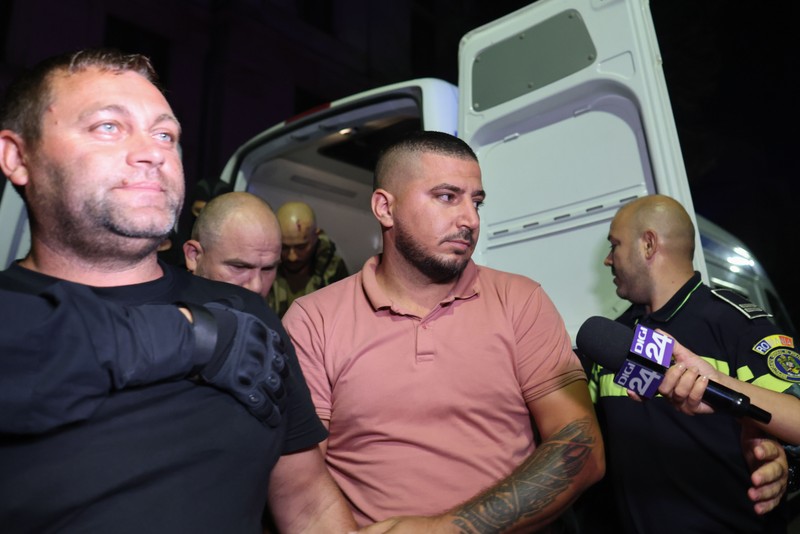 Persoane reținute în cazul protestului din Piața Victoriei din 15 septembrie 2026 sunt aduse la judecătoria sectorului 1 din București, 16 septembrie 2026. Inquam Photos / George Călin