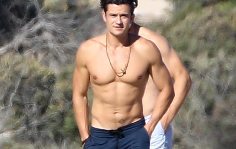 Ce sexy e Orlando Bloom! Și-a etalat mușchii la soare| GALERIE FOTO