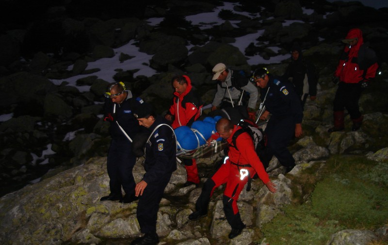 Turiști rătăciți în Parâng și la Azuga. Operațiuni dificile de salvare