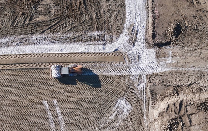 România se pregătește pentru o expansiune majoră a infrastructurii. Peste 1.500 km de șosele și căi ferate au primit acord de mediu, iar alți 1.000 km sunt în evaluare