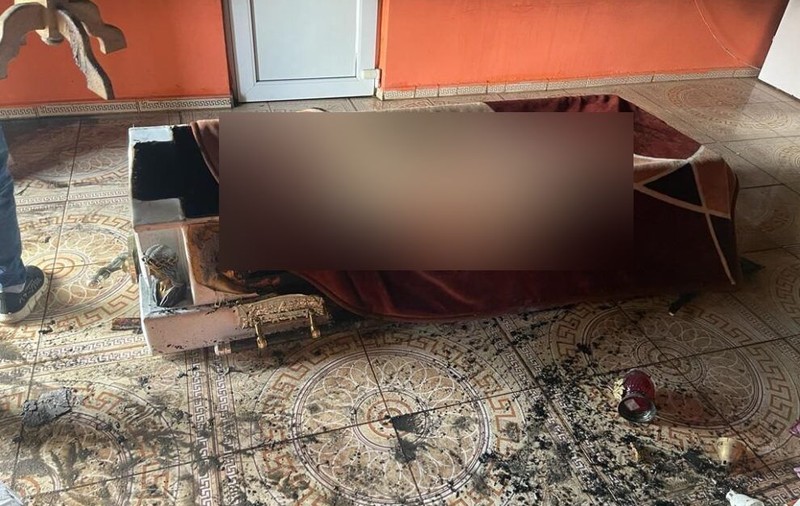 Capacul frigorific al unui sicriu în care se afla trupul unui bărbat de 36 de ani din Bistrița-Năsăud a explodat