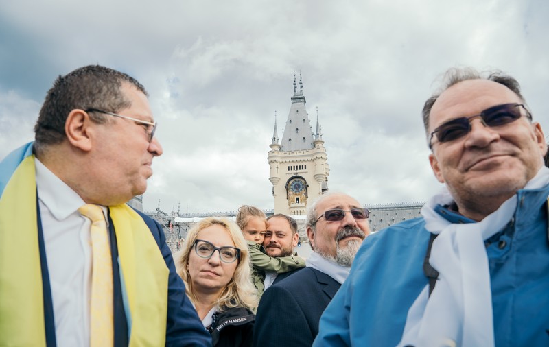 FOTOREPORTAJ DOCUMENTARIA / Iași, 150.000 de oameni și-o rugăciune într-un singur glas. „Papa se simte acasă între voi. Vă mulțumesc!”
