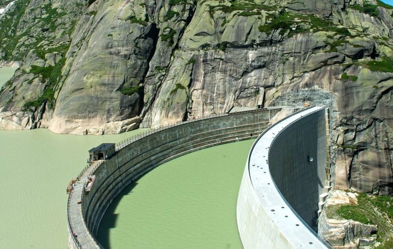 Înlocuirea barajului Spitallamm, stânga barajul vechi, dreapta noul baraj Spitallamm, lacul de acumulare Grimsel, Guttannen, Oberlandul Bernez, Cantonul Berna, Elveția
