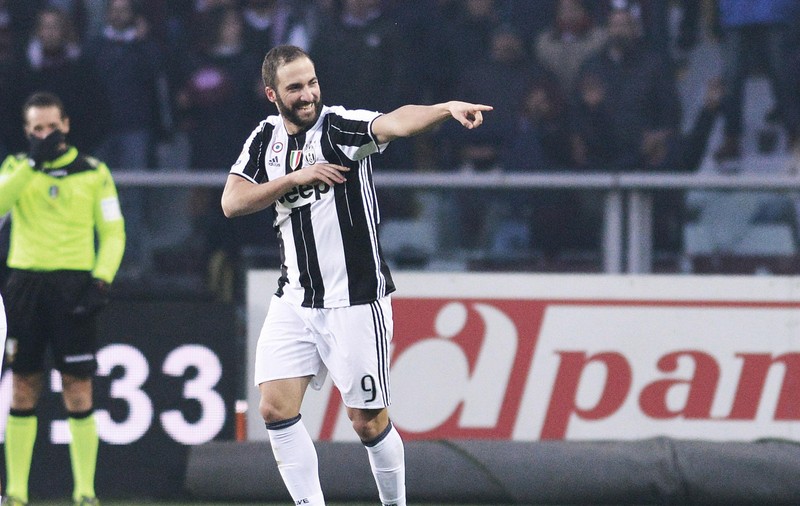 Higuain a fost acuzat de o spadasină superbă din Italia: ”Mi-a cerut o poză cu fundul meu. E bolnav” | GALERIE FOTO
