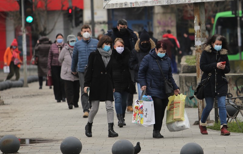 De ce nu sunt eficiente măștile textile și cum protejează cele medicale și FFP2. Explicațiile unui medic