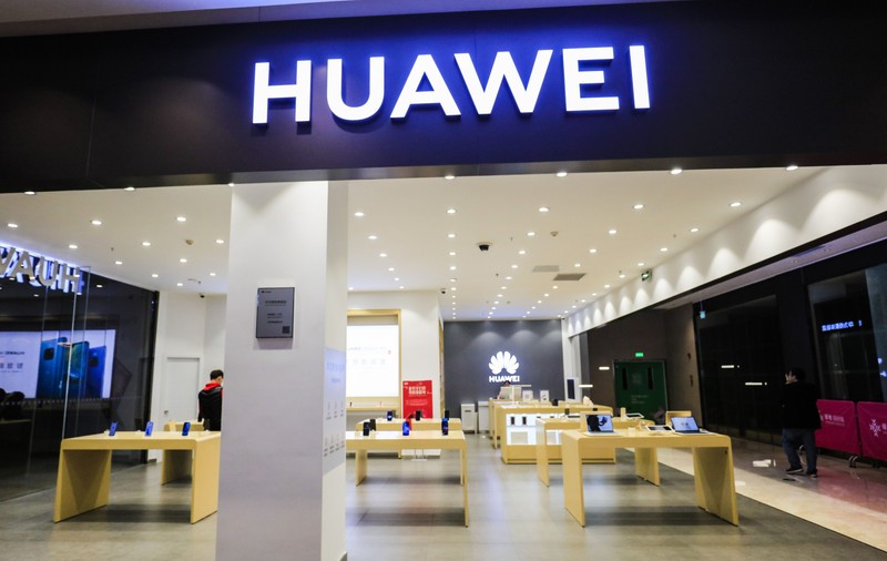 SUA au relaxat restricțiile impuse Huawei pentru a asigura mentenanța echipamentelor aflate în uz