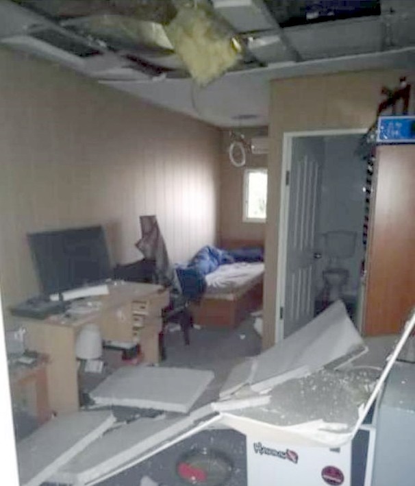 Explozia care a pus la pământ o parte din zidul de beton al Cartierului Verde a afectat inclusiv dormitoarele.