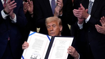 donald trump-legea GENIUS-iulie 2025