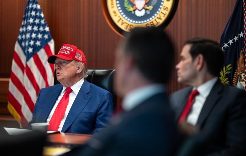 Rivalii politici ai lui Donald Trump au criticat dur atacul asupra Iranului. Ei au fost informați doar superficial despre ce urma