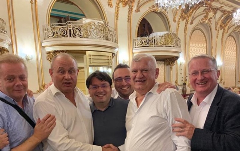 Lovitură pentru Opoziţie, cu o zi înainte de moţiunea de cenzură. Doi parlamentari se întorc în PSD după o săptămână la Pro România și nu susţin căderea Guvernului