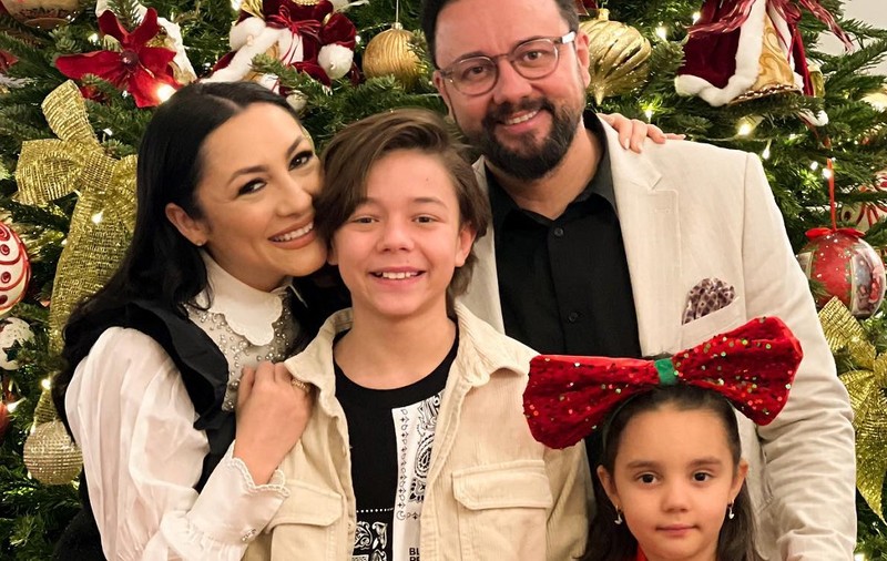 Familia Măruță a refăcut o scenă din filmul „Singur acasă”. Cântăreața s-a prefăcut că a leșinat: „Nu, nu l-am uitat pe David acasă, de Crăciun”