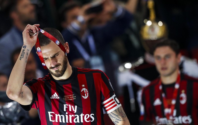 UEFA a exclus-o pe AC Milan din cupele europene. Plus o amendă consistentă