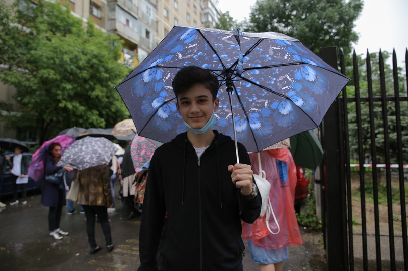 Robert speră ca din toamnă să poată merge la liceu fără restricțiile din pandemie