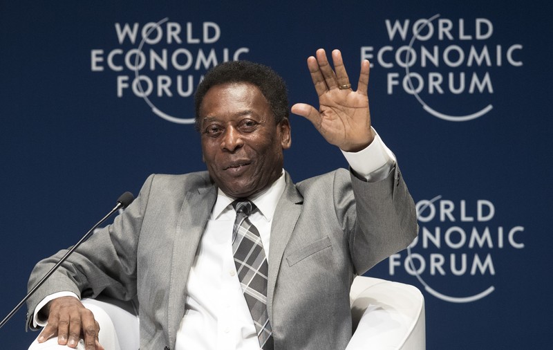 Pele are trei favoriți: Messi, Ronaldo și Neymar. ”Cum sunt un om cu trei inimi, țin cu ei”