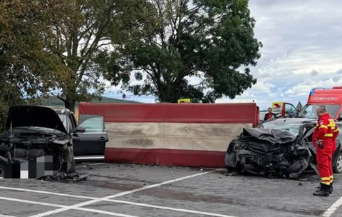 Accidentul s-a produs pe drumul național DN15, pe raza localității Gornești din județul Mureș. Foto: ISU Mureș