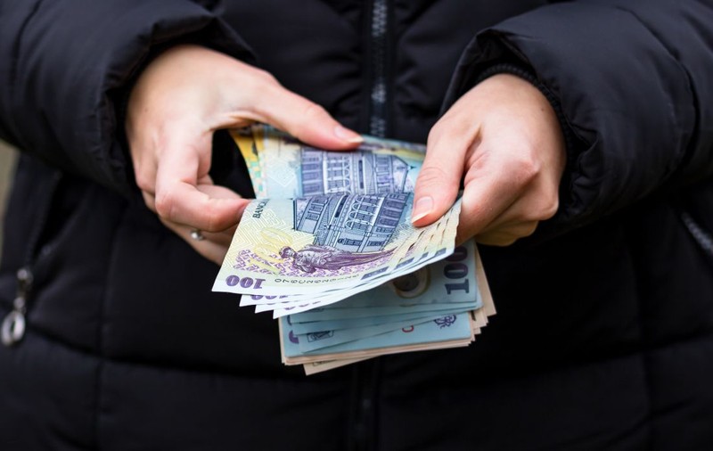 Când vor crește pensiile și salariile în România. Anunțul pesimist al lui Daniel Dăianu