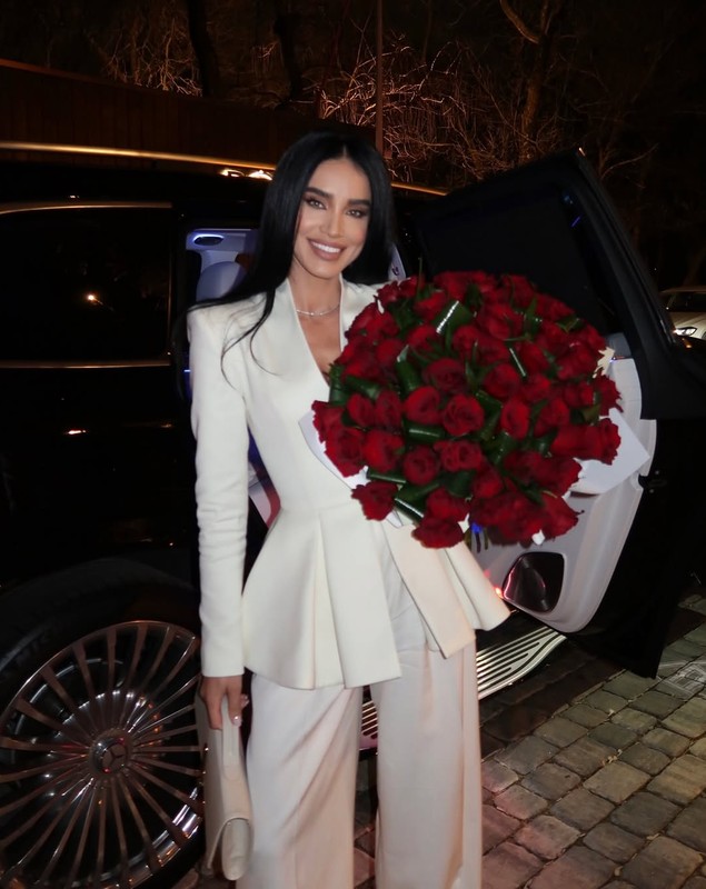 Adelina Pestrițu a împlinit 38 de ani. Și-a petrecut ziua de naștere alături de familia sa: „Sunt recunoscătoare pentru tot”