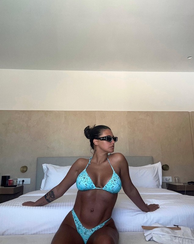 Cum arată Antonia în costum de baie după ce a zis că s-a îngrășat. Fanii au reacționat: „Ce Mădălina Ghenea? Uite aici femeie frumoasă”