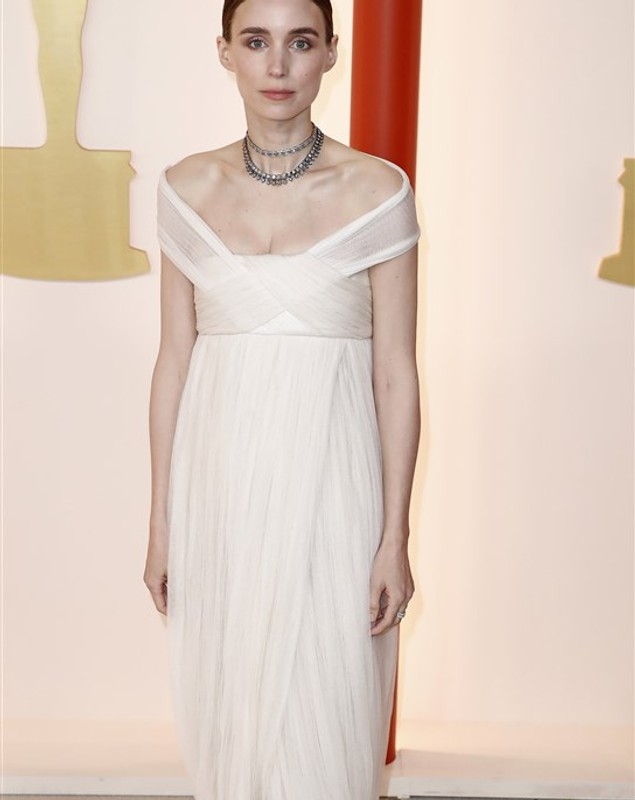 Cele mai neinspirate ținute de la Oscar 2023. Una dintre actrițe a fost la un pas de un accident vestimentar
