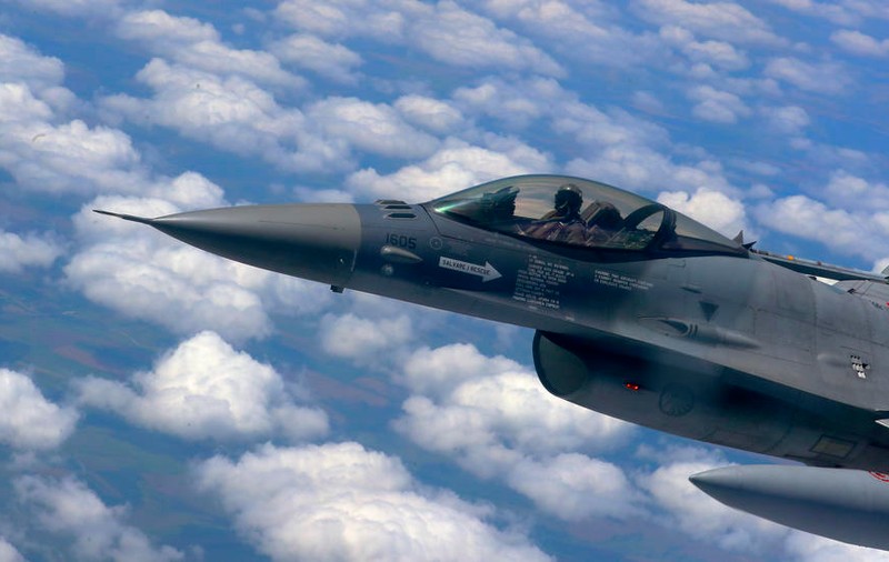 Ministerul Apărării: Parlamentul a aprobat cumpărarea avioanelor F-16 din Norvegia