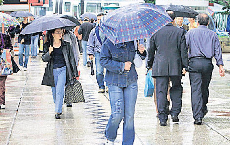 Avertizare meteo de vânt puternic și averse, de Paște