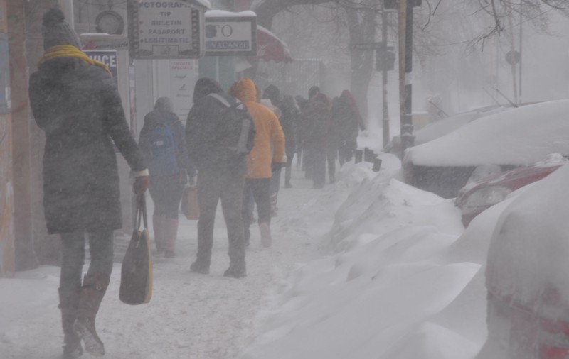 Cod galben de ninsori și viscol în 36 de județe. Cum va fi vremea în București