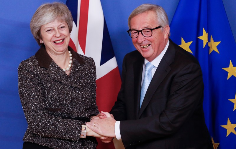 Theresa May, întâlnire neprogramată cu Jean-Claude Juncker la cererea premierului Marii Britanii