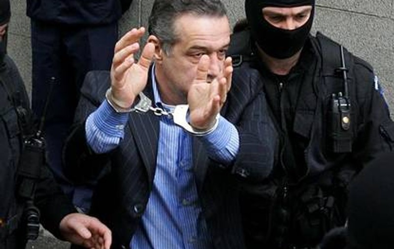 E OFICIAL! Senatorii nu vor graţierea lui Becali