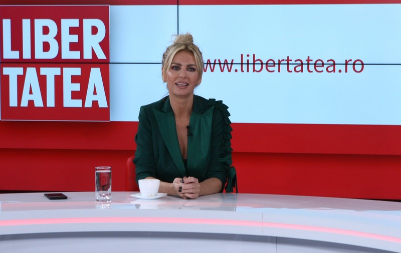 Andreea Bănică este doar ajutor în bucătărie. „Eu doar toc rahatul”