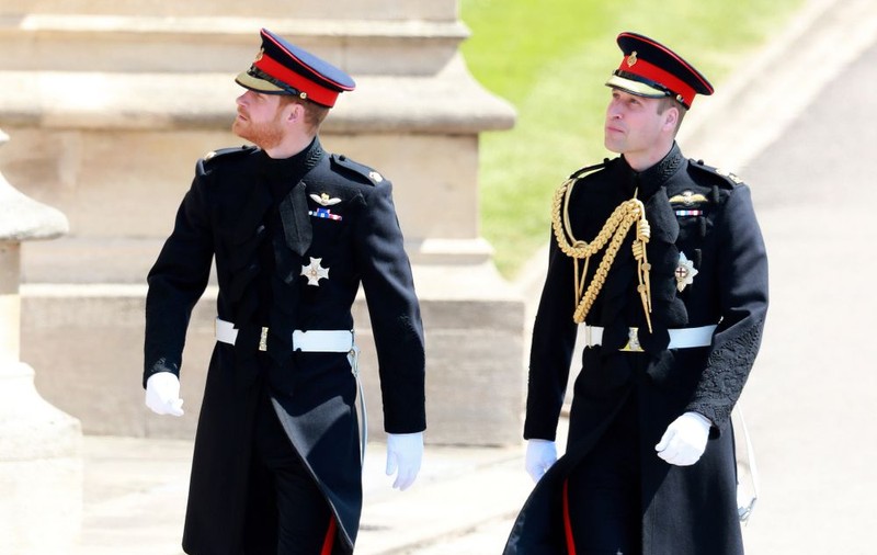 FOTO & VIDEO | Primele imagini cu Prințul Harry. Mirele a îmbrăcat un costum militar