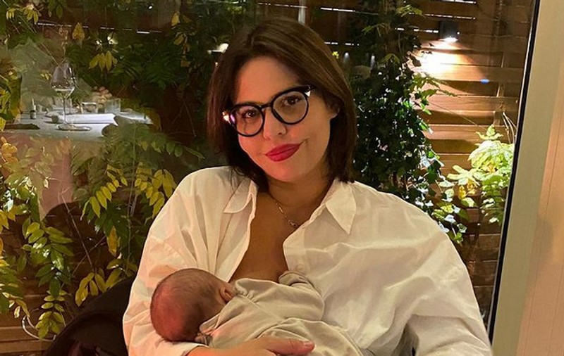 Andreea Popescu, fosta dansatoare a Deliei, își botează astăzi fetița. „Casa este un haos, nu știu ce o să ne facem”