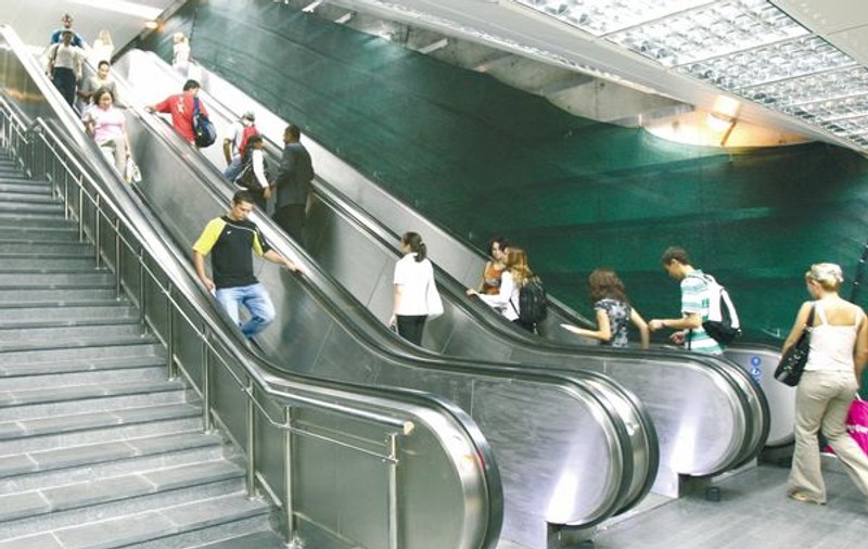 Ura! Schimbăm metroul mai uşor la Unirii