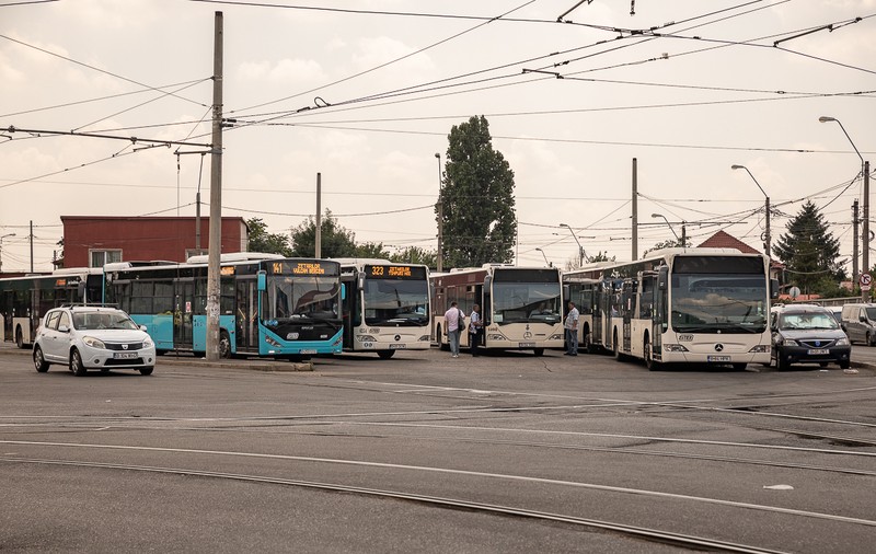 Programul de circulație pentru opt linii STB, prelungit în weekend, cu ocazia noului maraton de vaccinare din București