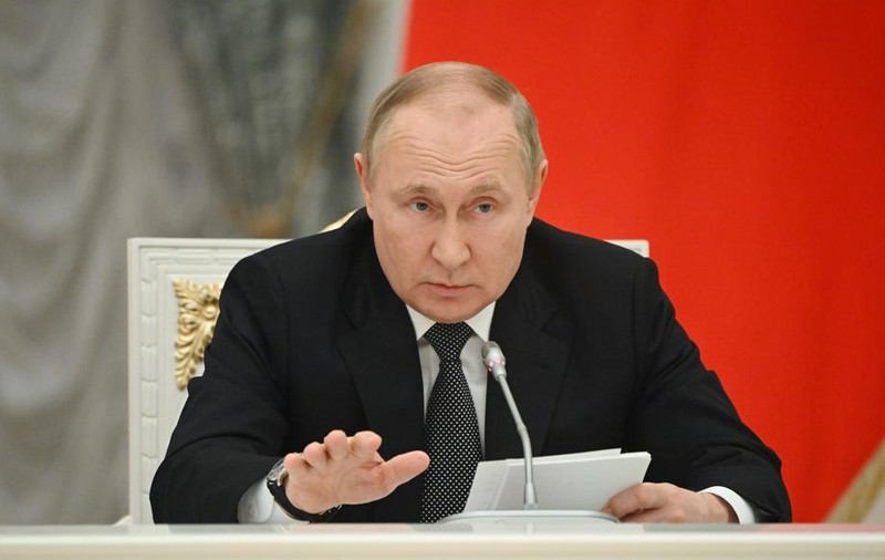 Putin recunoaște că urmează „un an dificil” pentru economie și anunță mărirea pensiilor și a salariului minim