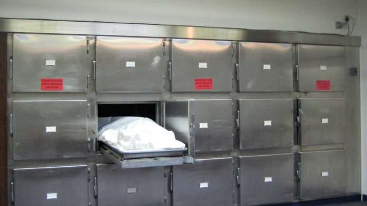 Angajații de la morgă au tăiat bucăți dintr-un cadavru. Ce părți au luat și ce au făcut cu ele