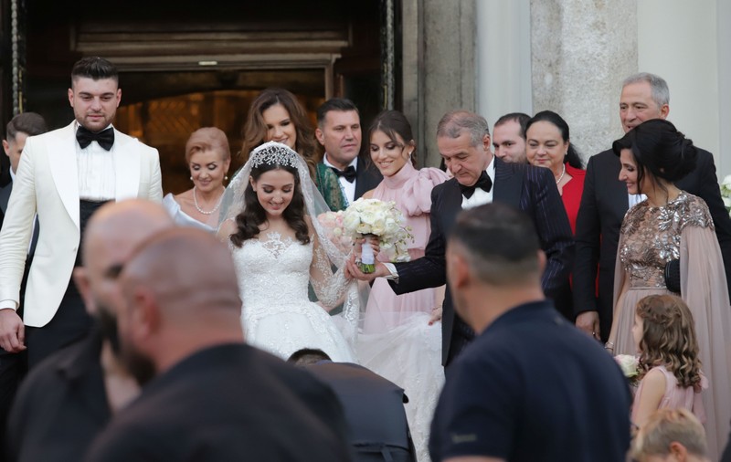 Cum a arătat cea de-a doua rochie de nuntă a Teodorei, fiica lui Gigi Becali. A ales o ținută sexy