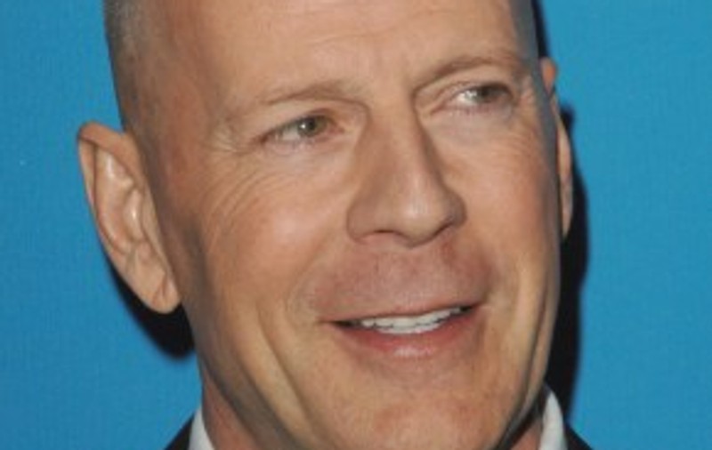 Bruce Willis se teme că mersul des la toaletă îi strică reputaţia