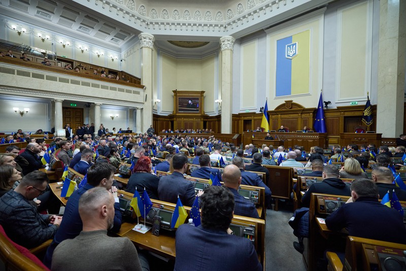 Participation du président ukrainien Volodymyr Zelensky à la session de la Verkhovna Rada pour délivrer un message annuel au Parlement sur la situation extérieure et intérieure de l'Ukraine à Kiev, Ukraine, le 28 décembre 2022. © Ukraine Presidency/Bestimage President Volodymyr Zelensky delivers his speech during the annual address to the Verkhovna Rada parliament in Kyiv, Ukraine, on December 28, 2022.,Image: 746896504, License: Rights-managed, Restrictions: , Model Release: no
