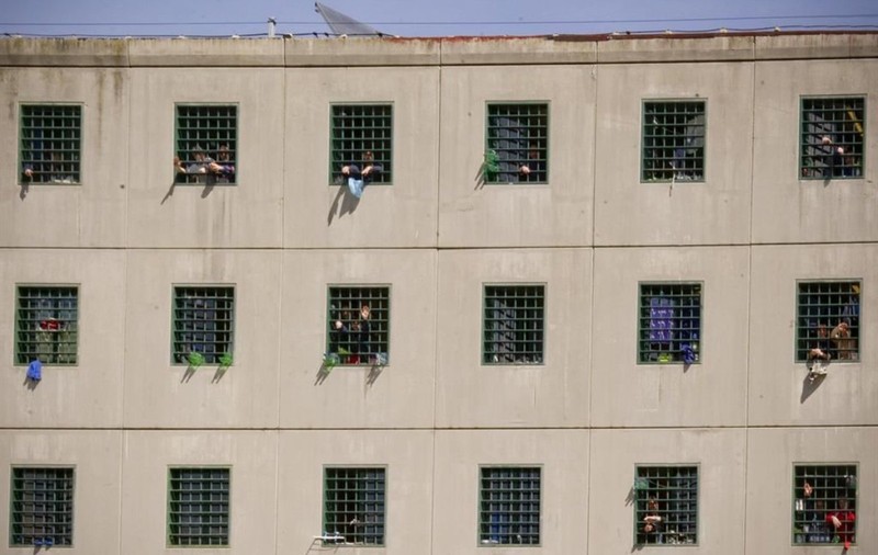 O româncă de 26 de ani s-a sinucis în închisoarea cea mai dărăpănată din Italia