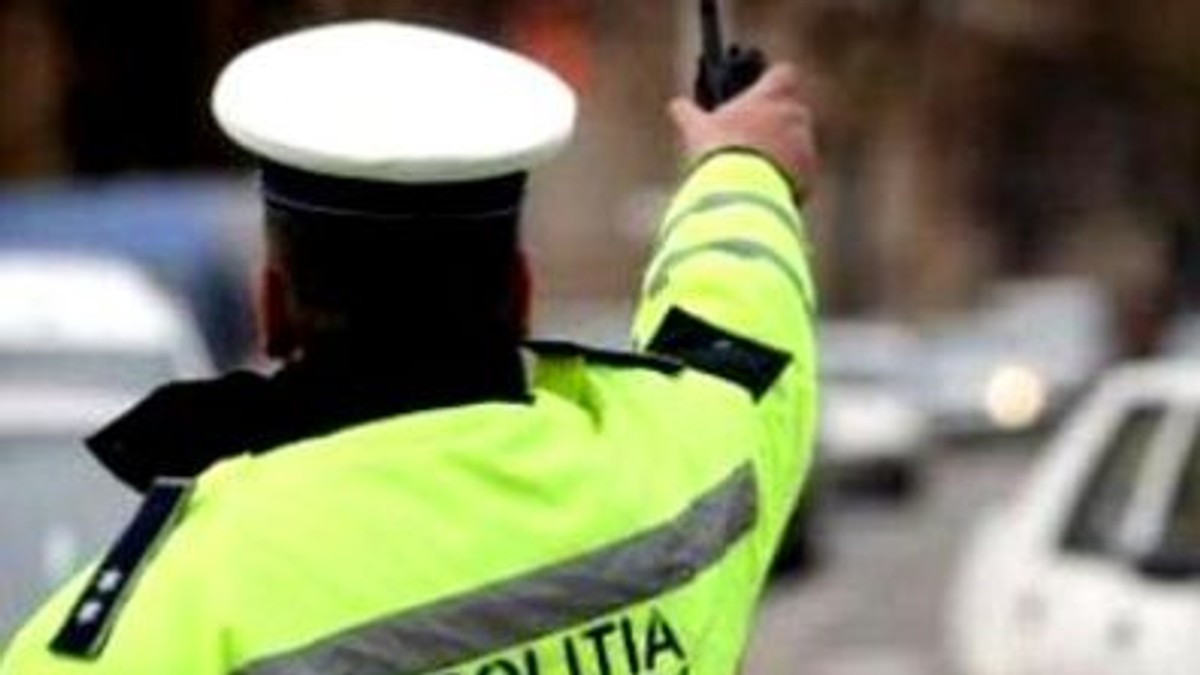 Un polițist din Maramureș, lovit în plin de o mașină. Are picioarele rupte și traumatism cranian