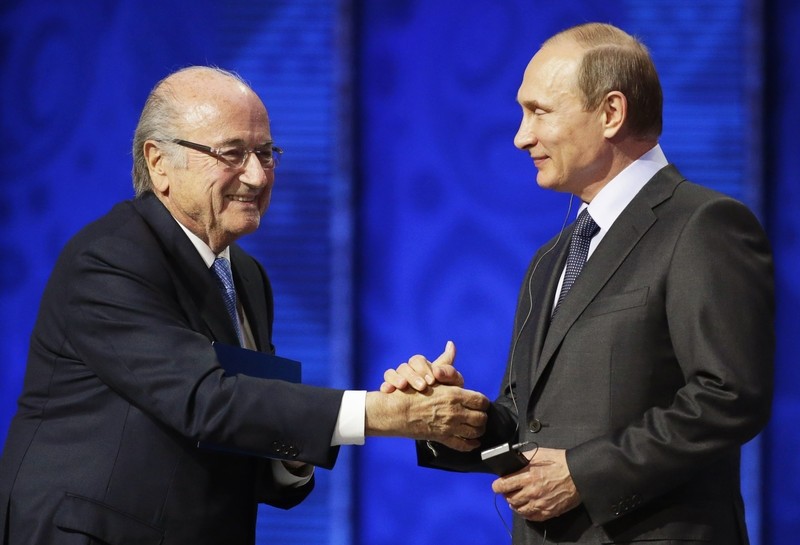 Blatter și Putin, în 2015, la Skt. Petersburg, la tragerea la sorți pentru Cupa Mondială din 2018. Foto: EPA