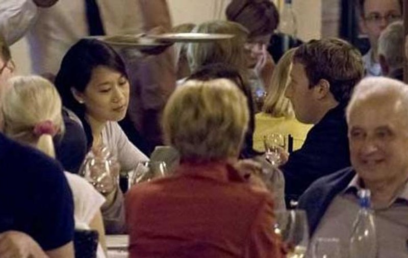 Mark Zuckerberg nu se uită la bani în luna de miere! Află cât a plătit fondatorul Facebook pe o masă la Roma!