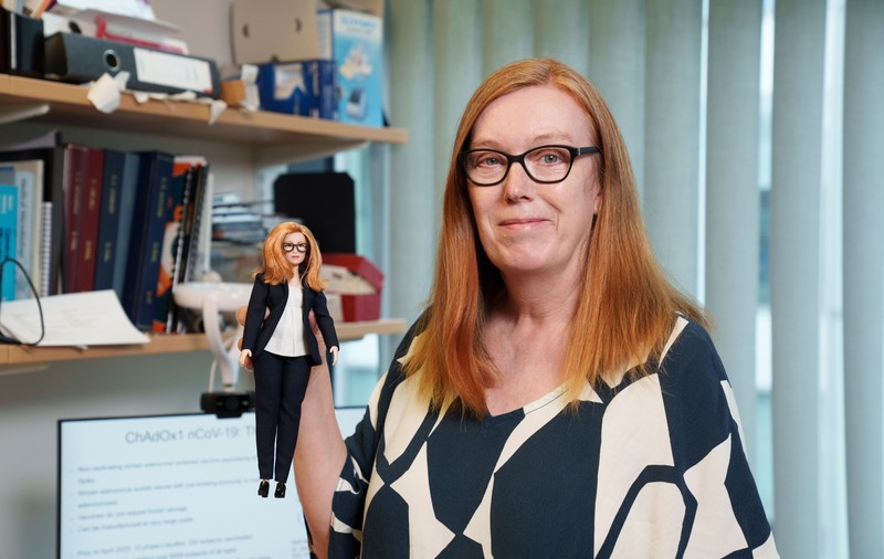 Păpușă Barbie pentru ”creatoarea” vaccinului AstraZeneca. Mesajul cercetătoarei