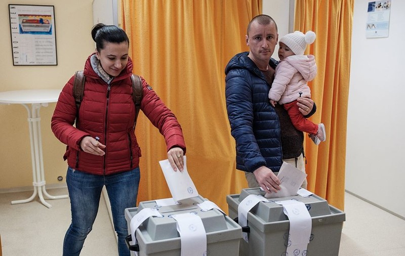 Românii din Frankfurt și-au organizat singuri 6 secții de votare pentru alegerile prezidențiale: „Românii au învățat democrația, s-au maturizat“