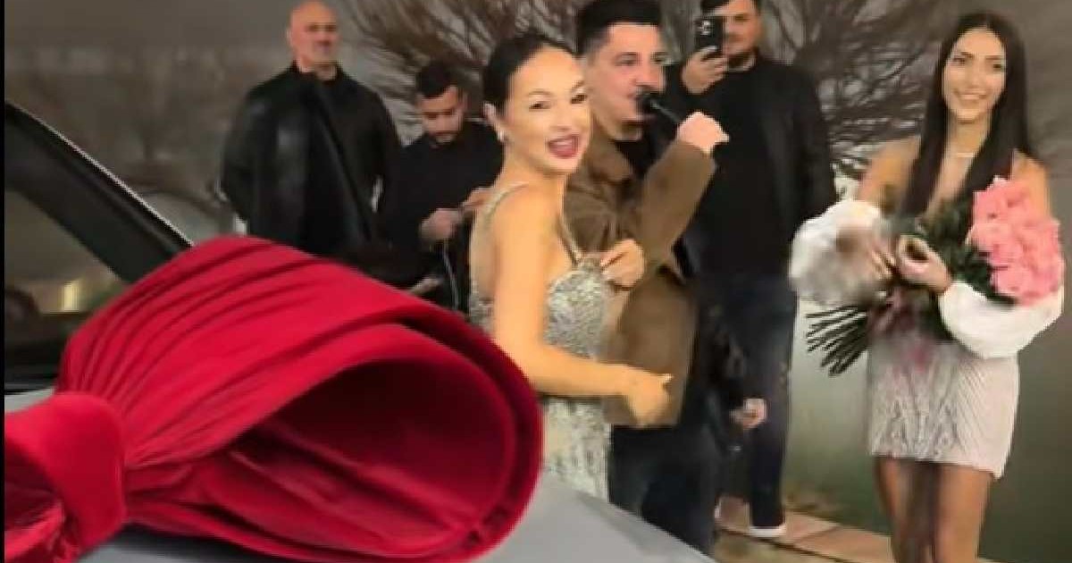 Vlăduța Lupău și Bogdan de la Ploiești i-a adus unei fete un Mercedes la majoratul ei