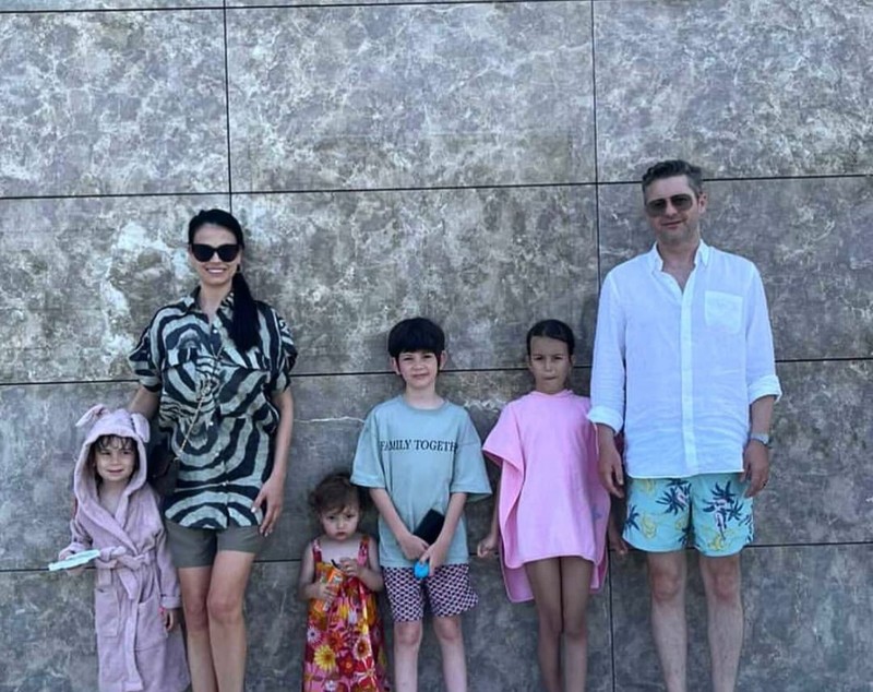 Anca Serea și Adi Sînă s-au mutat până acum cu copiii de trei ori. Cum e noua casă: „O locuință care să ne satisfacă nevoile legate de confort”