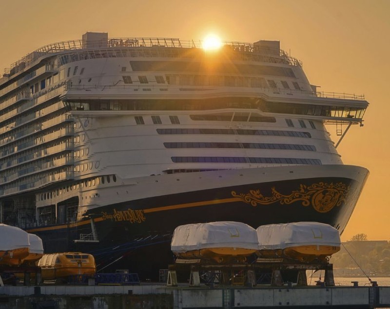 Cea mai mare navă de croazieră Disney cântărește 200.000 de tone și este aproape gata de prima călătorie I VIDEO